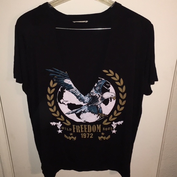 Wild Freedom V Neck Tee in Black - Picture 2 of 2